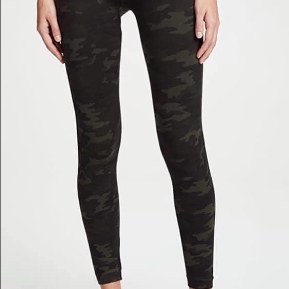 SPANX Pants - Spanx green camo size large